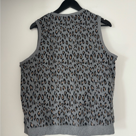 Matterain Design Animal Print V Neck Vest - Picture 2 of 6